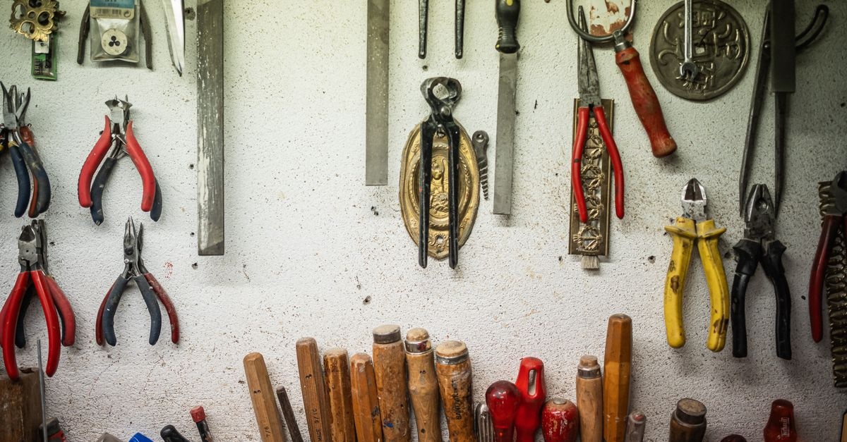 Werkzeugwand selber bauen: So wird deine Werkstatt endlich perfekt organisiert